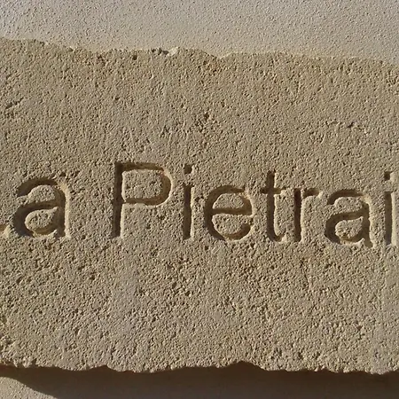 Trulli La Pietraia Feriehus *