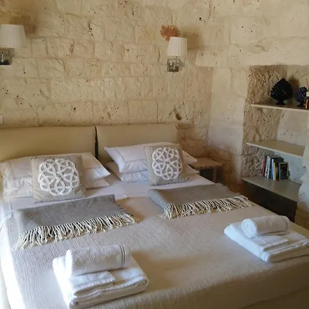 Trulli La Pietraia * Остуни