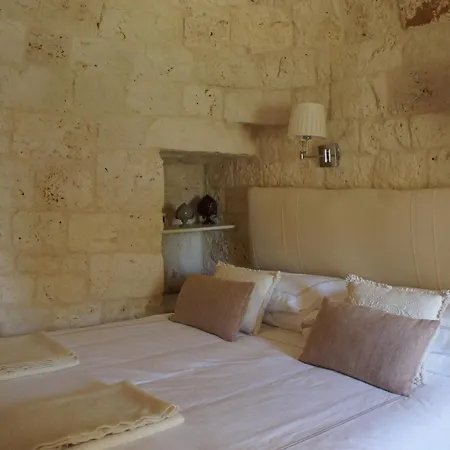 Trulli La Pietraia * Остуни