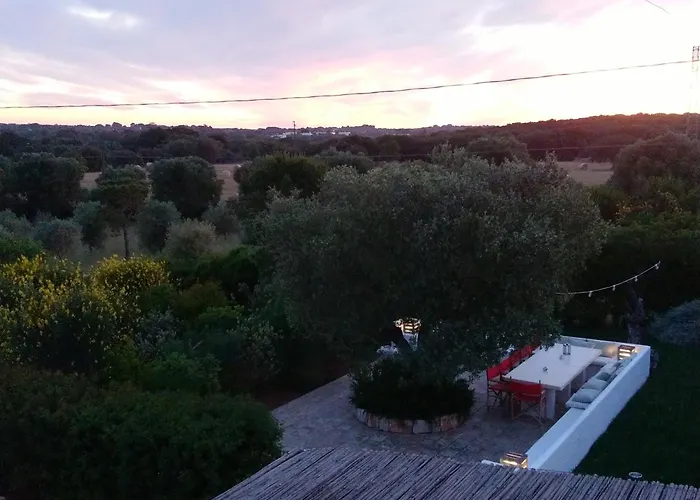 Trulli La Pietraia 펜션 오스투니